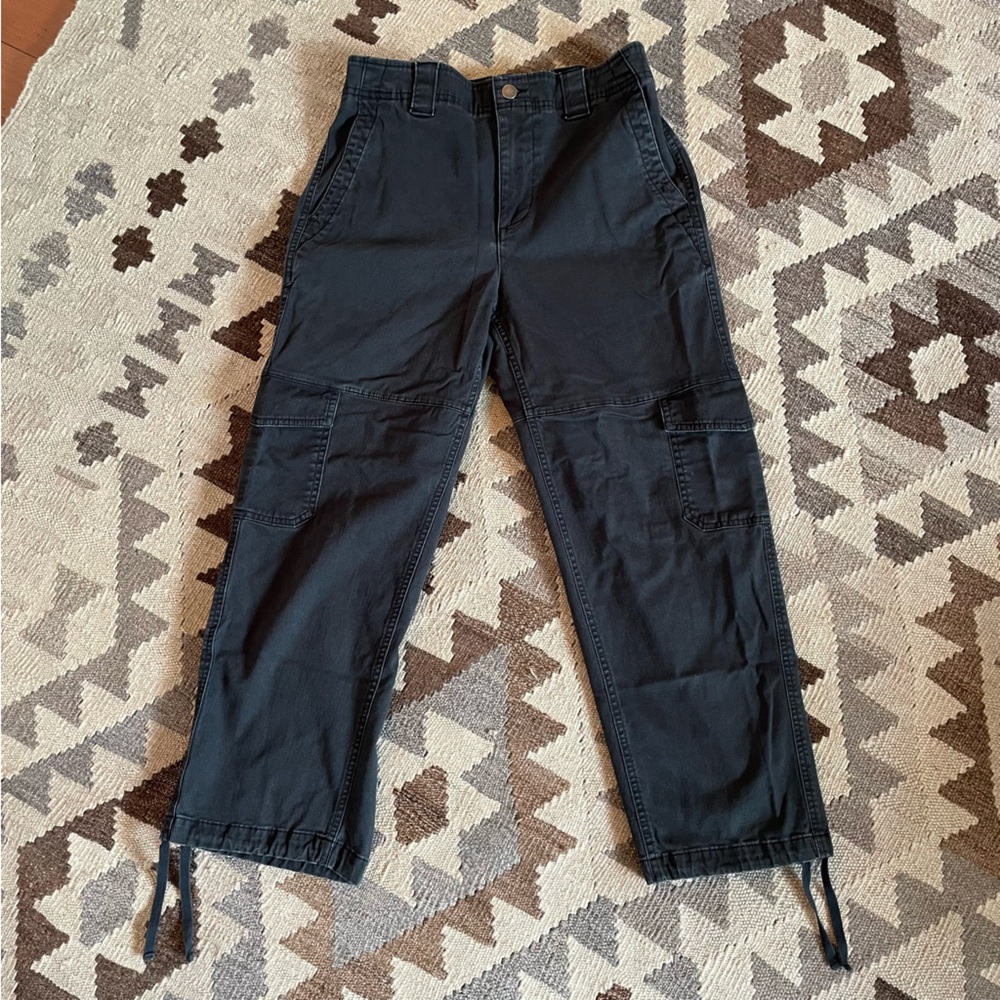 Old Navy Cargo Crop Pants w Ankle Tie